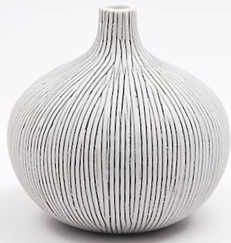 Small Vida Knospenvase aus Porzellankeramik
