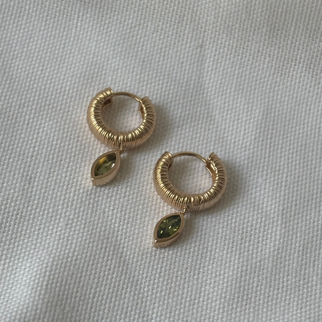 Mona earrings with peridot