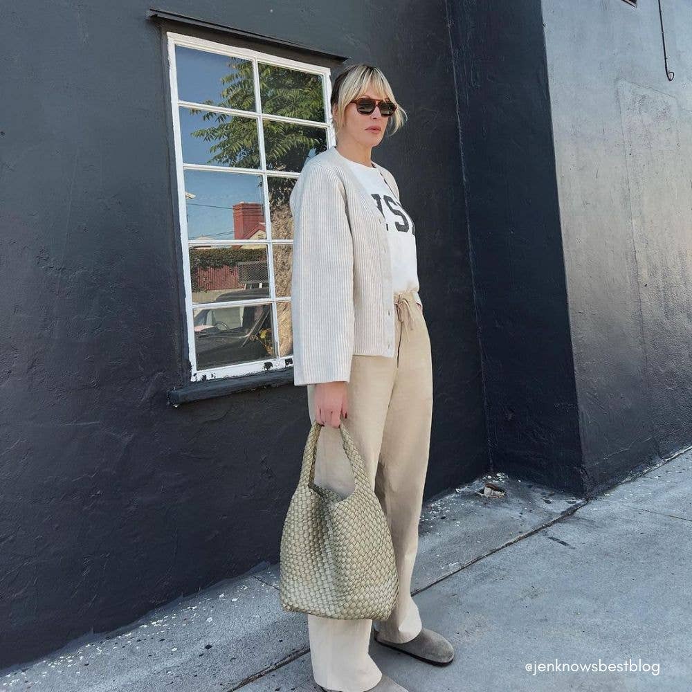 Melie Bianco Johanna große Schultertasche aus recyceltem veganem Material in Moss