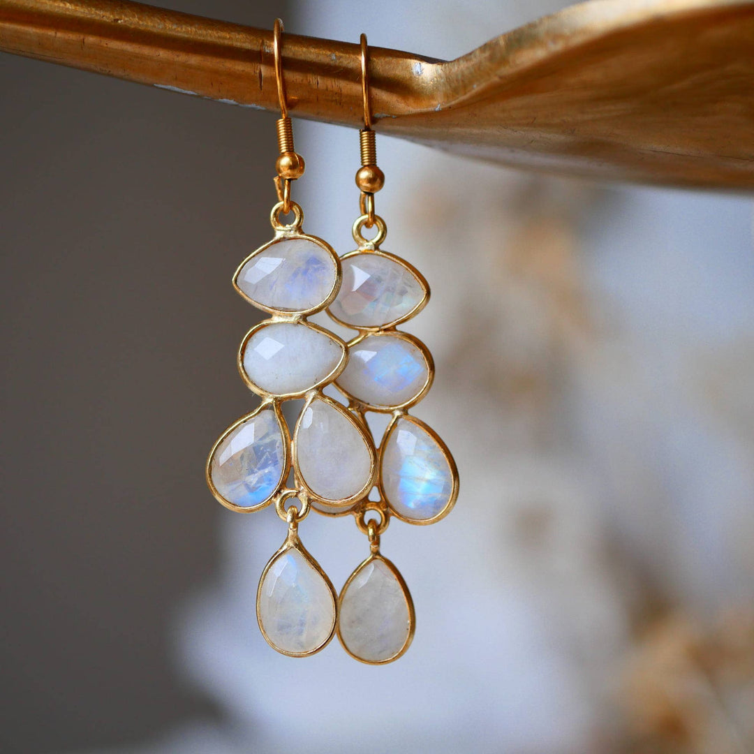 Mayra Regenbogen-Mondstein-Ohrringe