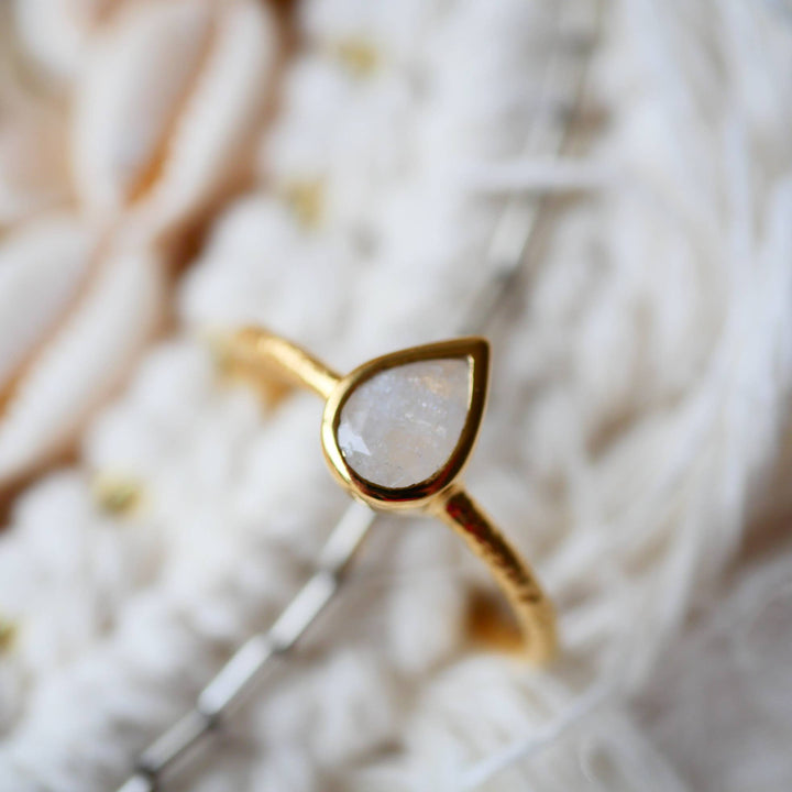 Damia verstellbarer Ring Mondstein