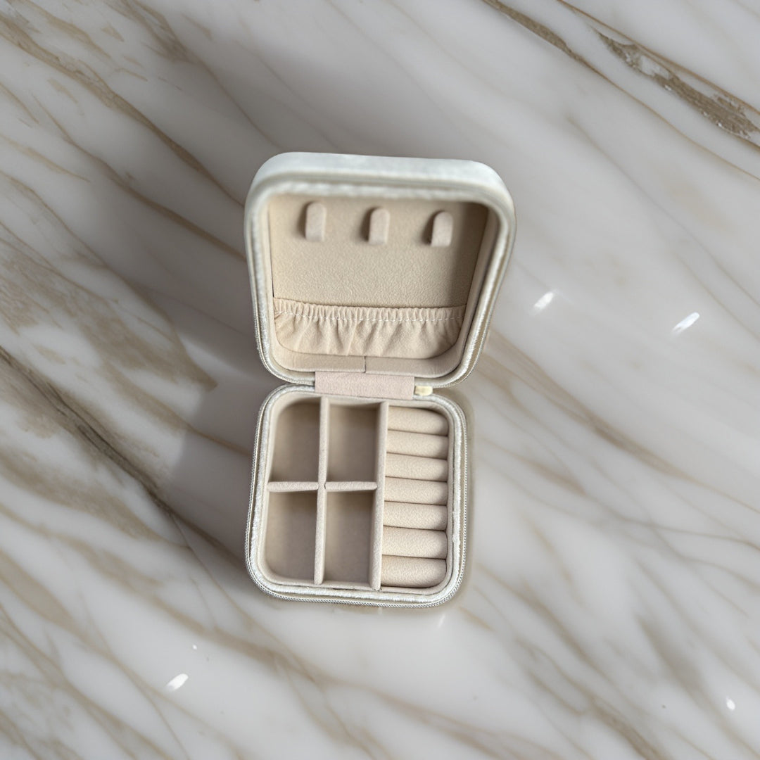 Reise-Schmuckbox Ellefaire in Velvet Ivory