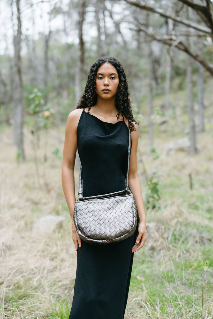 Elin Crossbodytasche aus veganem Material in Anthrazit