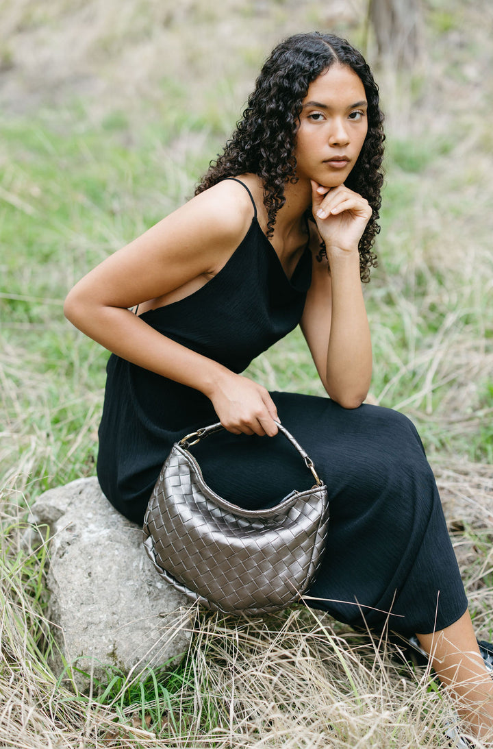 Elin Crossbodytasche aus veganem Material in Anthrazit