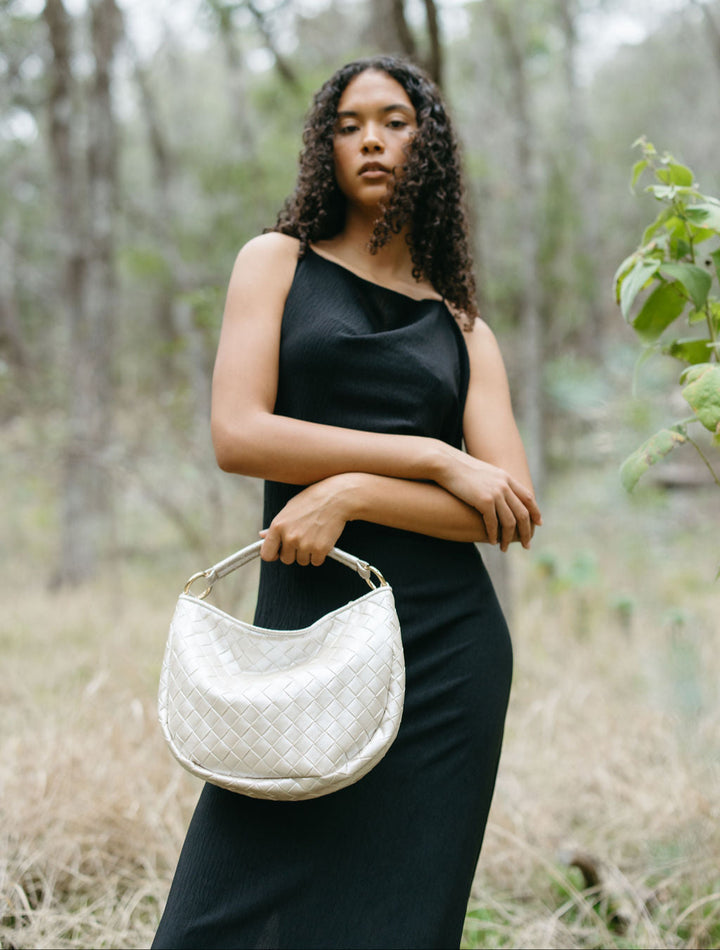 Elin Crossbodytasche aus veganem Material in Perl Beige