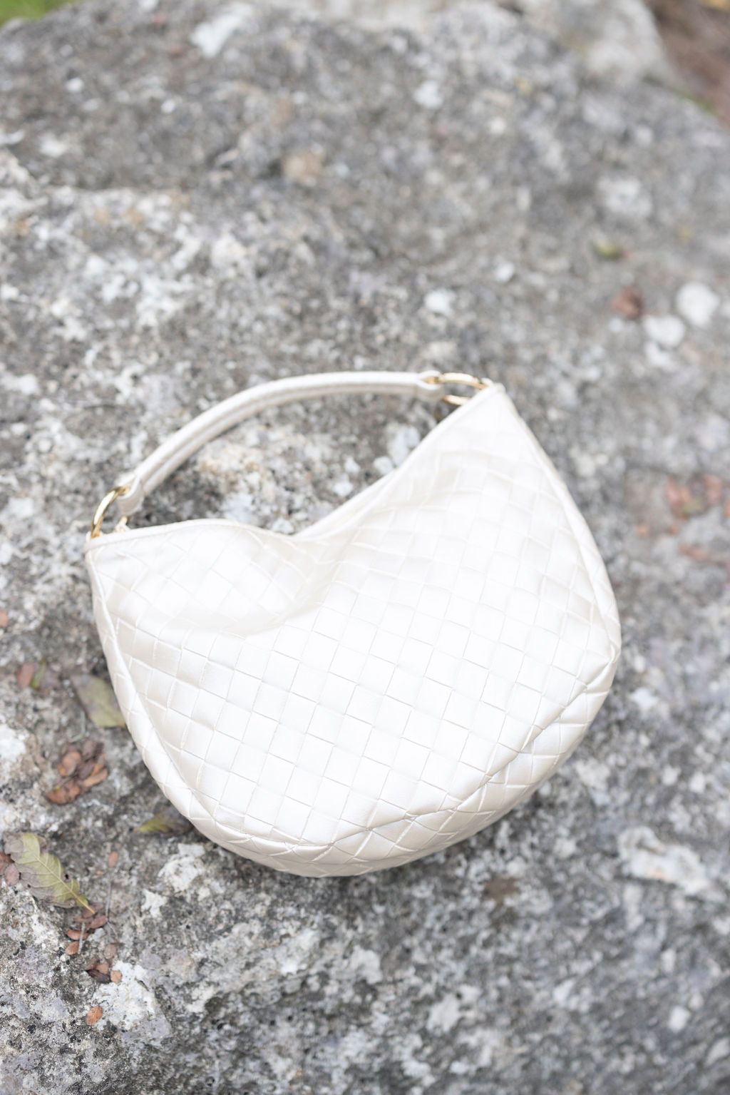 Elin Crossbodytasche aus veganem Material in Perl Beige