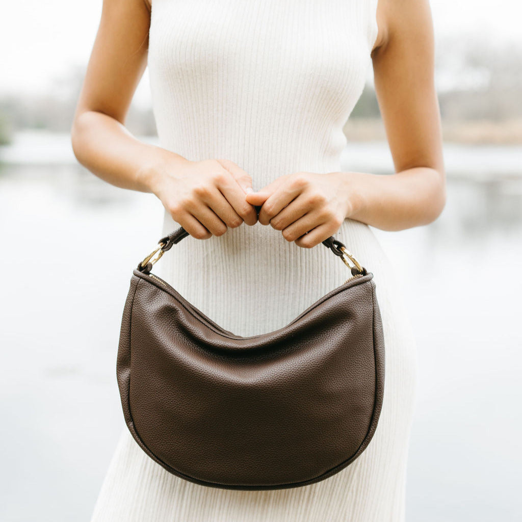 Elin Crossbodytasche aus recyceltem veganem Material in Espresso