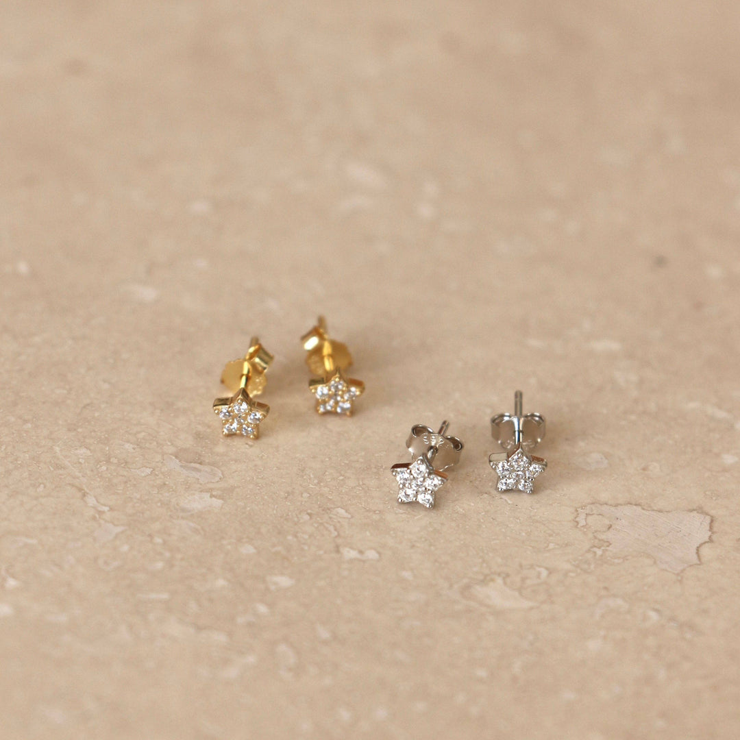Mini star stud earrings in silver
