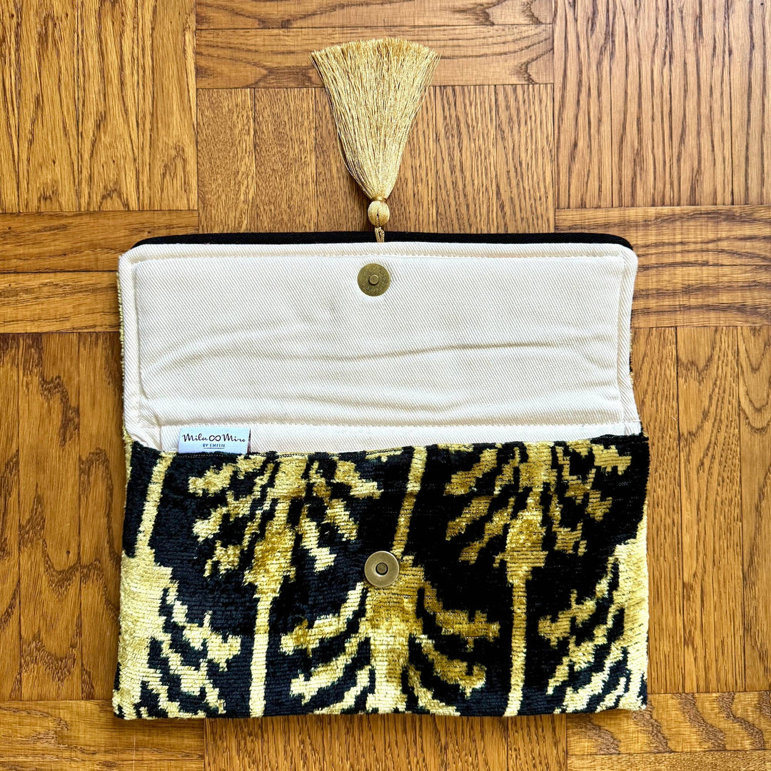 Ikat-Clutch-Tasche Cap d'Antibes mit Goldkette