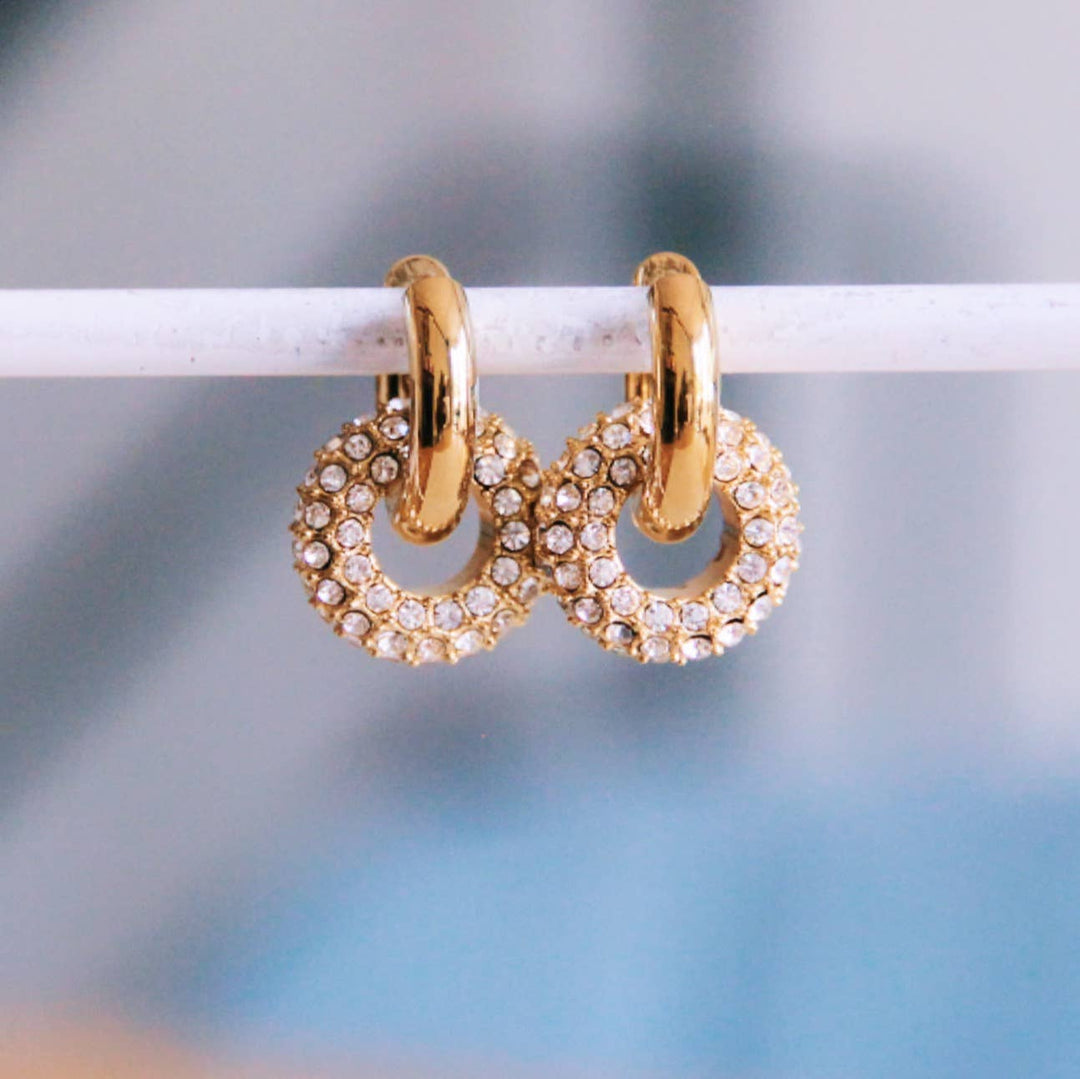 Edelstahl-Creolen mit rundem Kristallanhänger