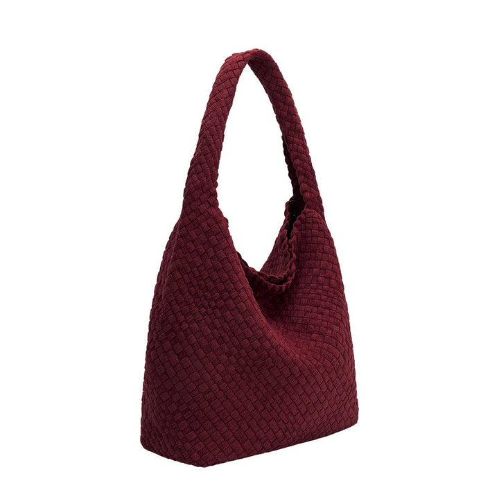 Melie Bianco Johanna große Schultertasche aus recyceltem veganem Wildlederimitat in Bordeauy