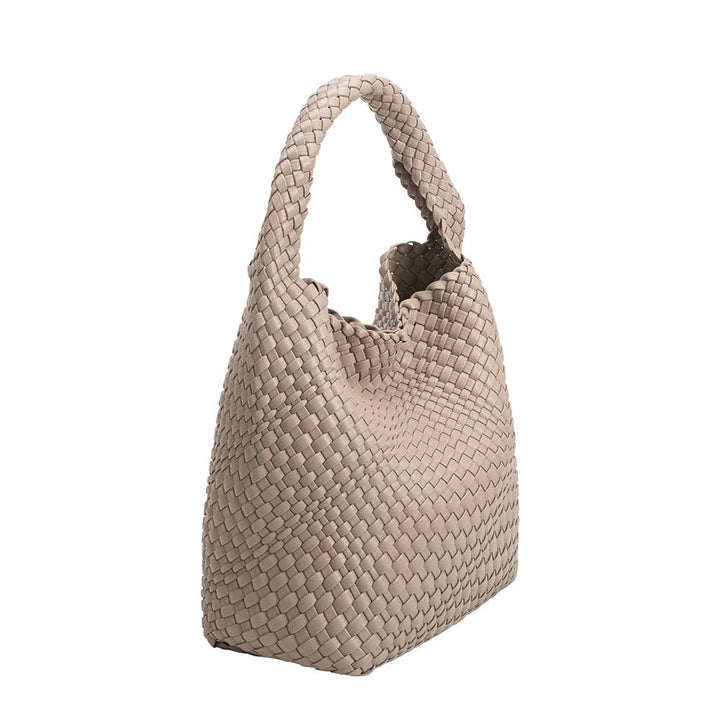 Melie Bianco Johanna große Schultertasche aus recyceltem veganem Material in Taupe