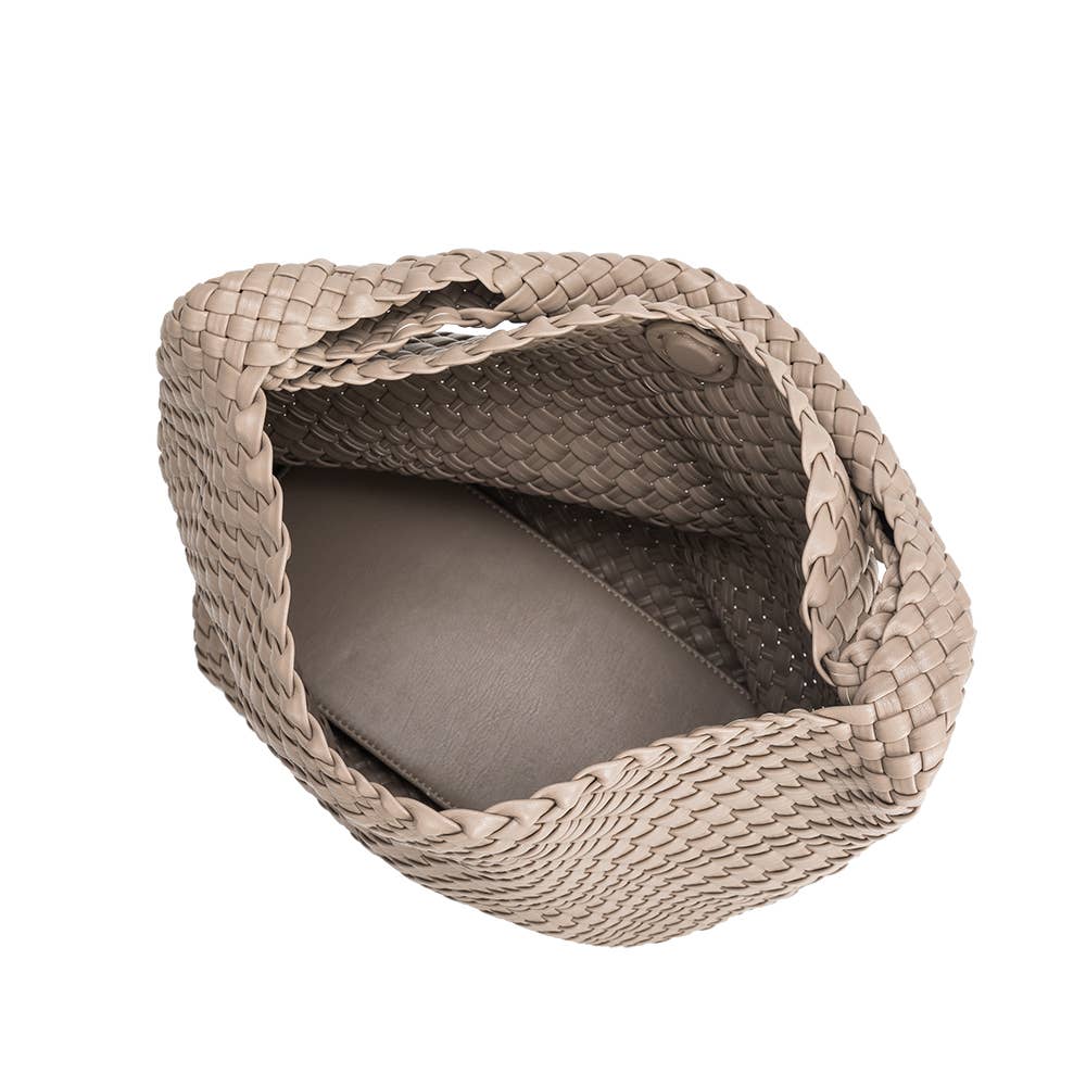 Melie Bianco Johanna große Schultertasche aus recyceltem veganem Material in Taupe