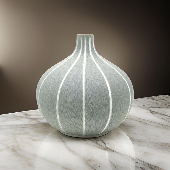Small Luv Knospenvase aus Porzellankeramik