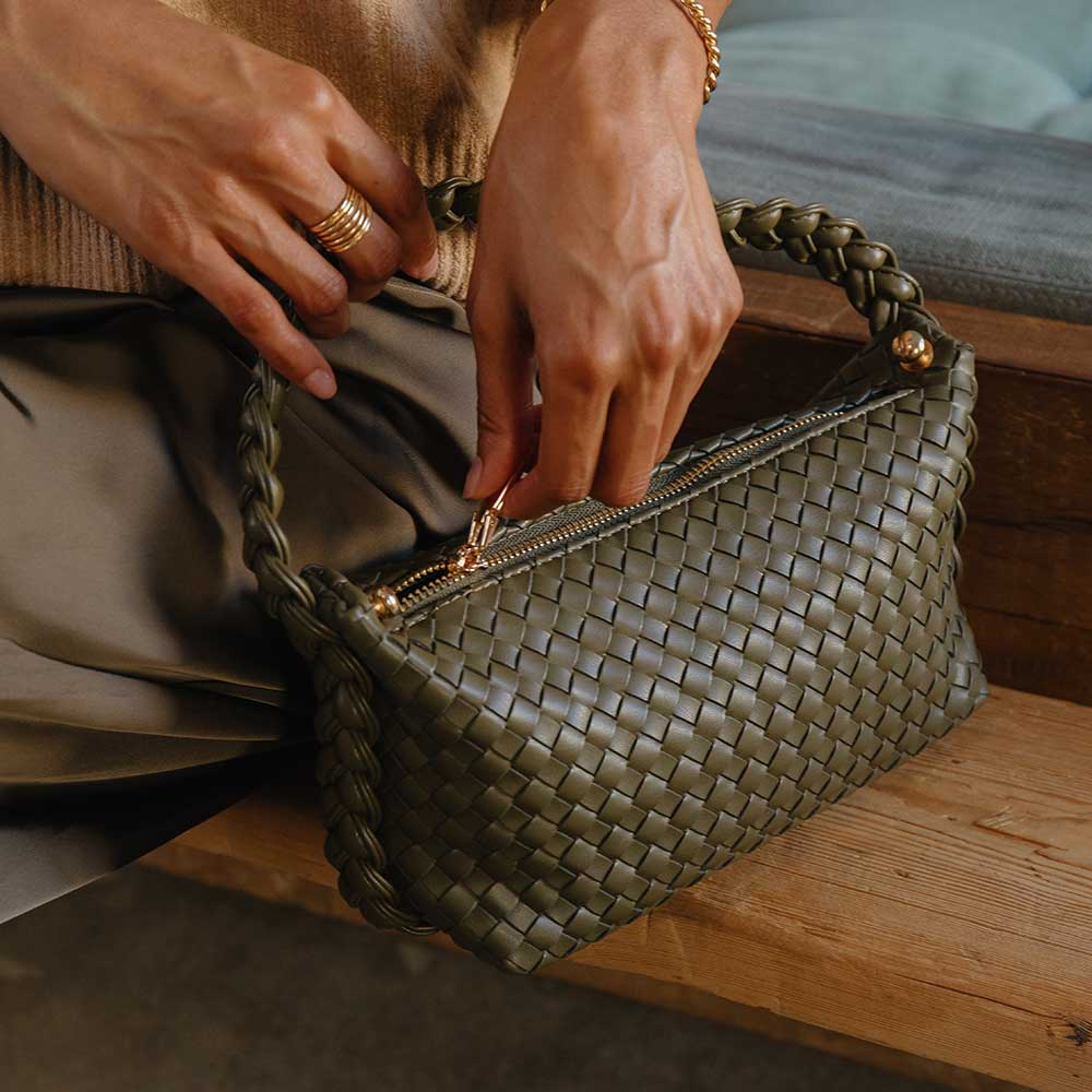Melie Bianco Alma Ivory Henkeltasche aus recyceltem veganem Material