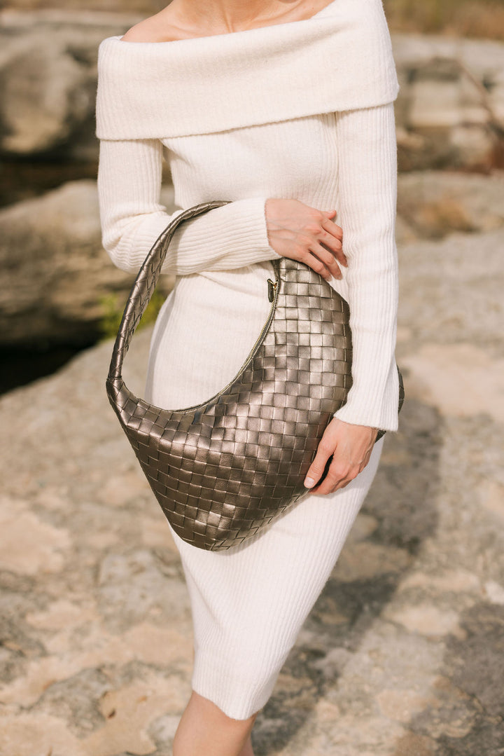 Liv Schultertasche aus veganem Material in Anthrazit