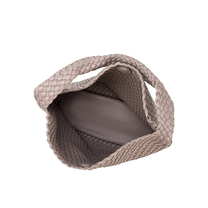 Melie Bianco Johanna große Schultertasche aus recyceltem veganem Material in Grey