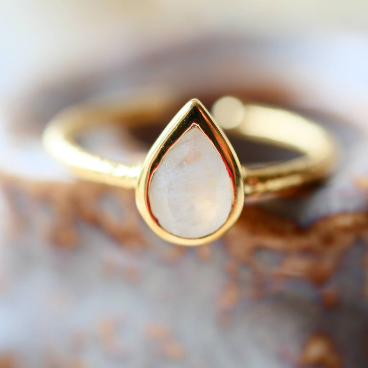 Damia verstellbarer Ring Mondstein