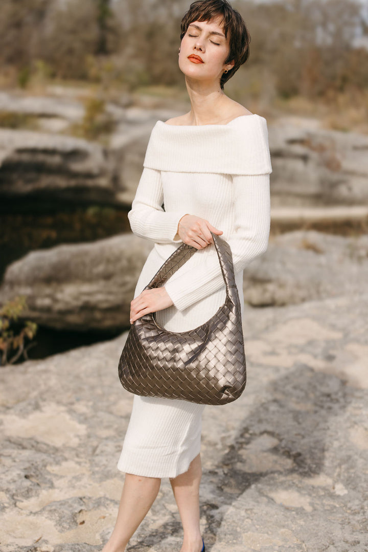 Liv Schultertasche aus veganem Material in Anthrazit