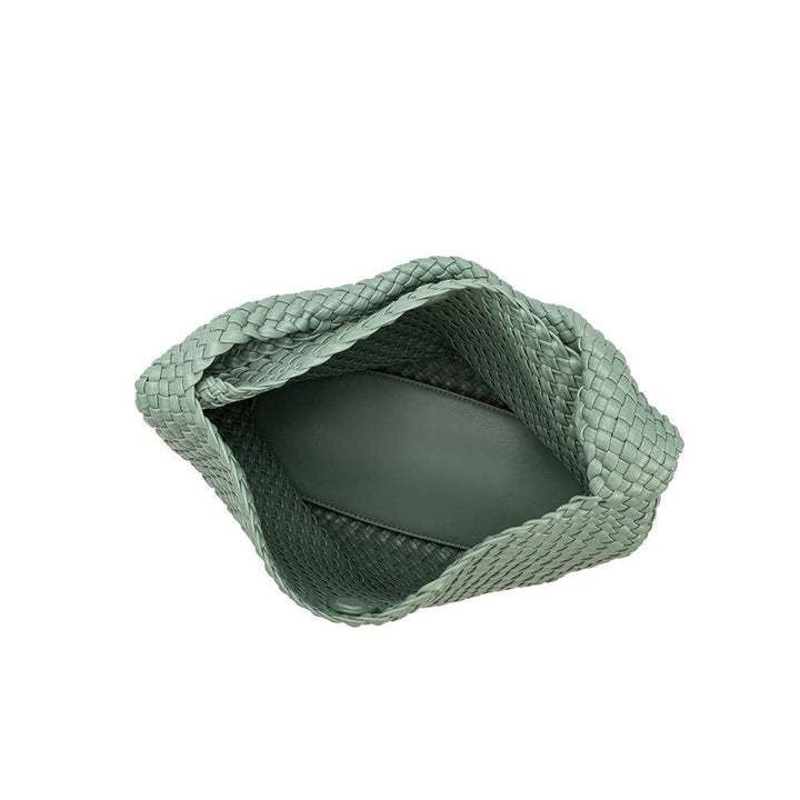 Melie Bianco Johanna große Schultertasche aus recyceltem veganem Material in Teal - Limited Edition