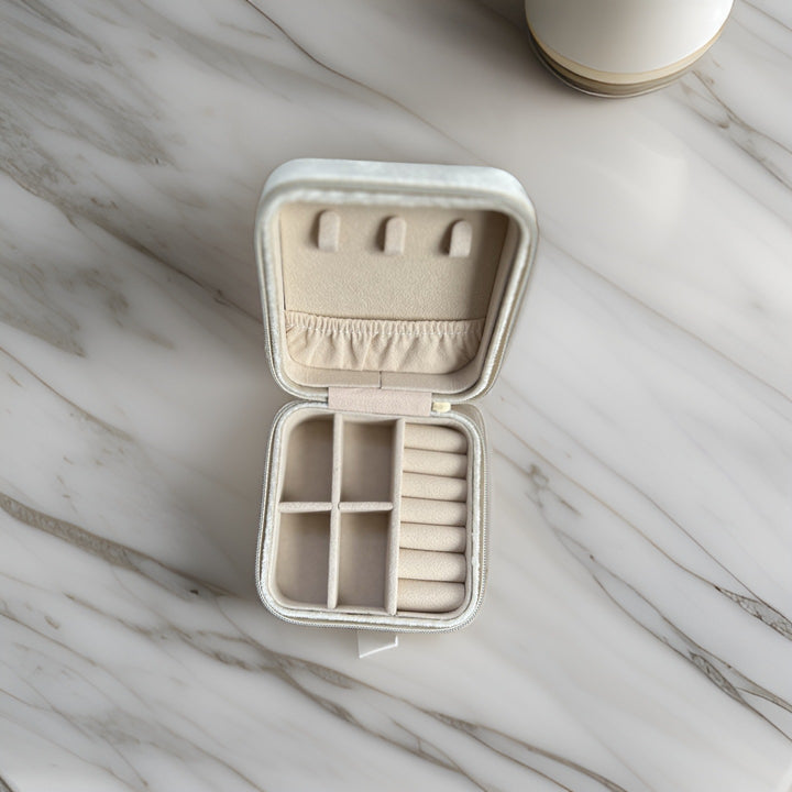 Reise-Schmuckbox Ellefaire in Velvet Ivory