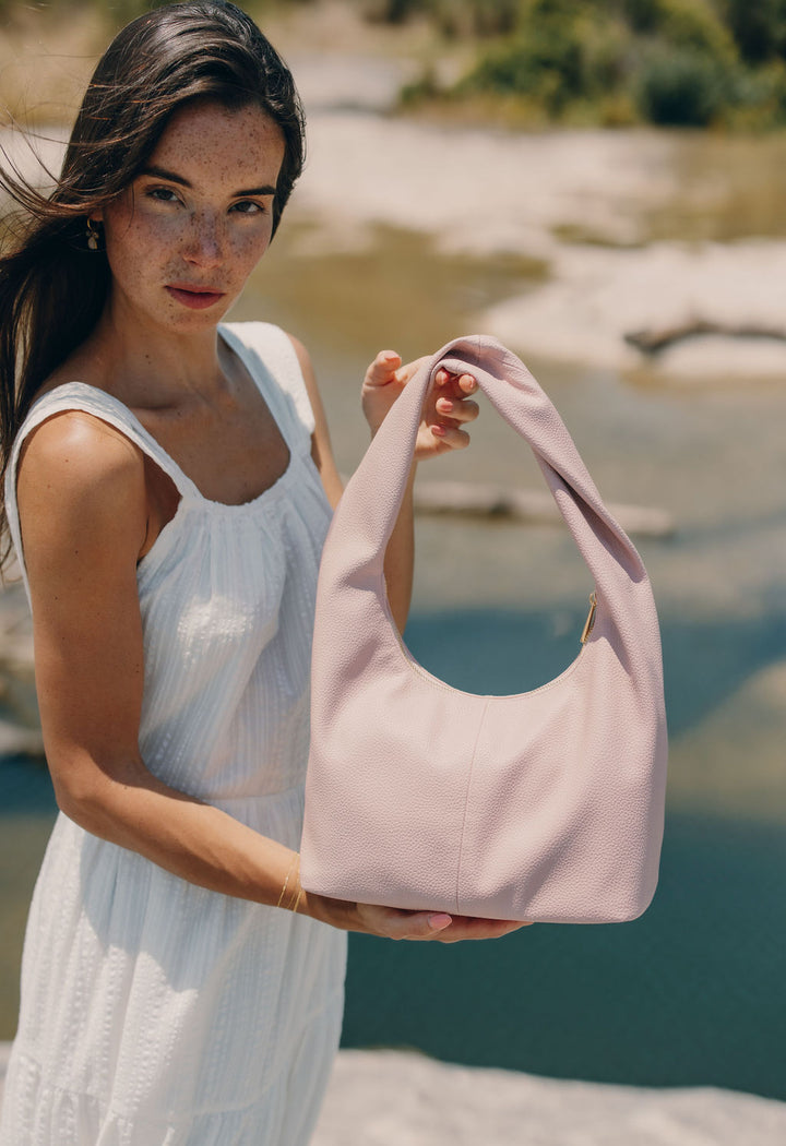 Ava Slouchy shoulder bag made from vegan leather in Antique Rose