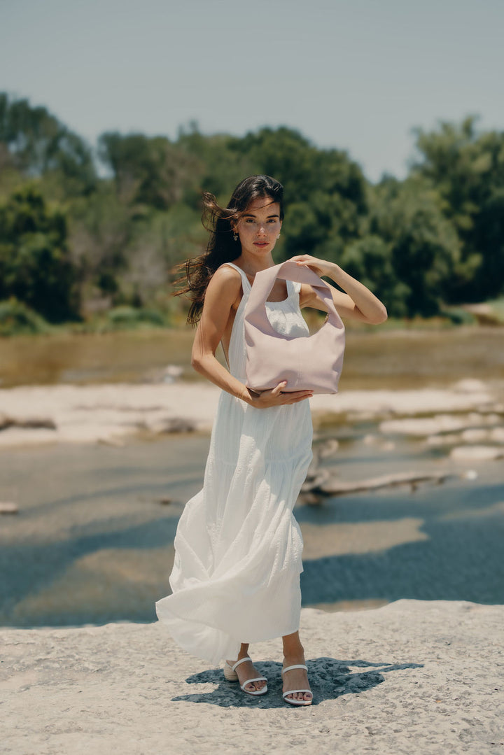 Ava Slouchy shoulder bag made from vegan leather in Antique Rose