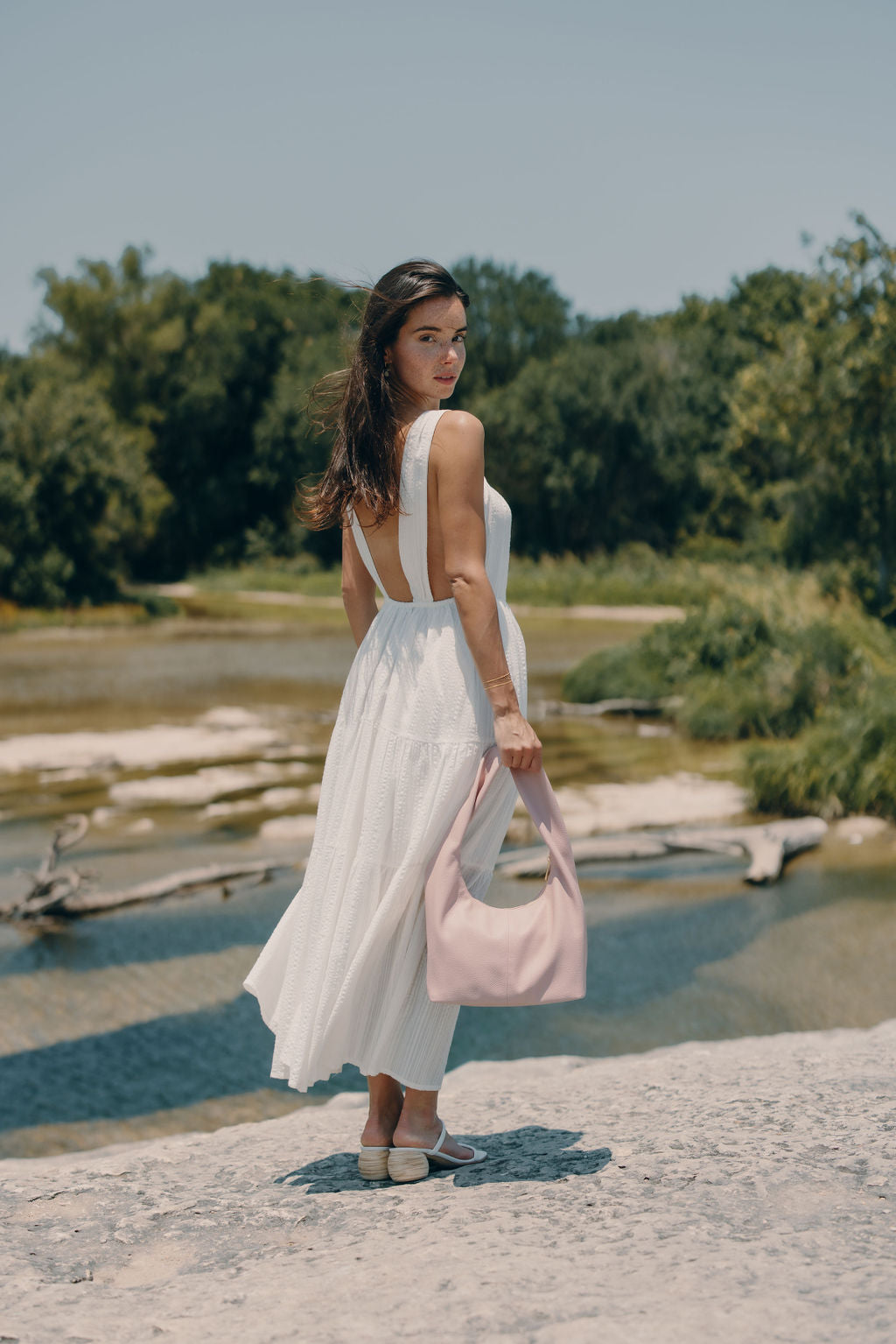 Ava Slouchy shoulder bag made from vegan leather in Antique Rose