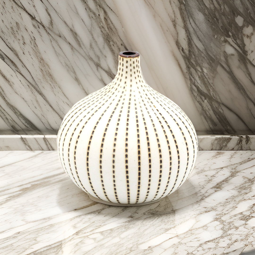 Mini Dots Knospenvase aus Porzellankeramik