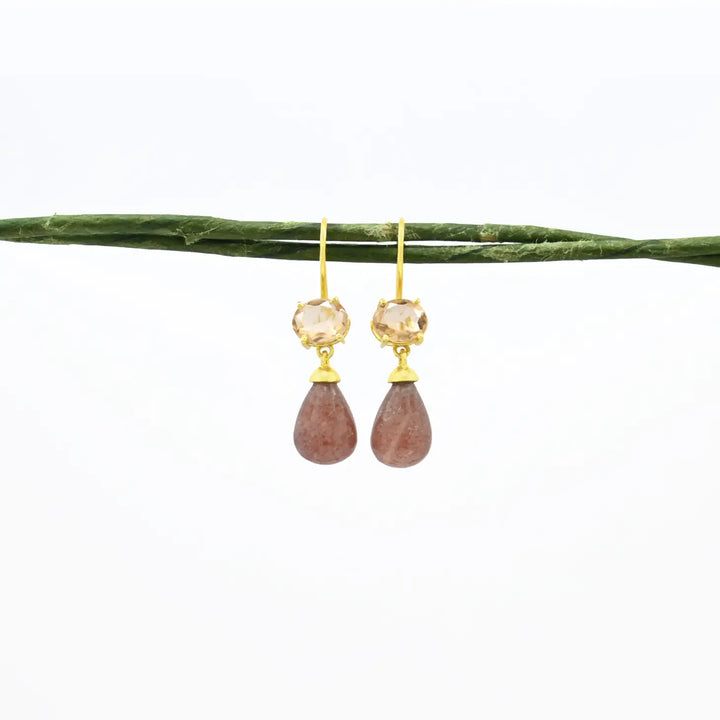 Dew Drop Ohrring mit Morganit und Erdbeerquarz