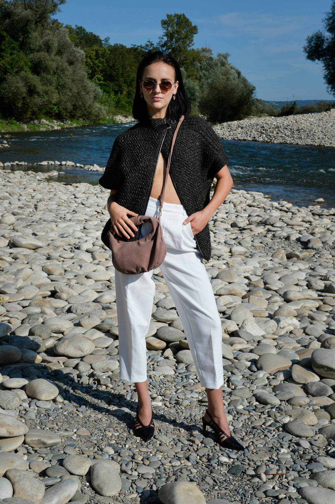 Sienna Crossbody Handtasche aus recyceltem veganem Material in Dark Rose Taupe