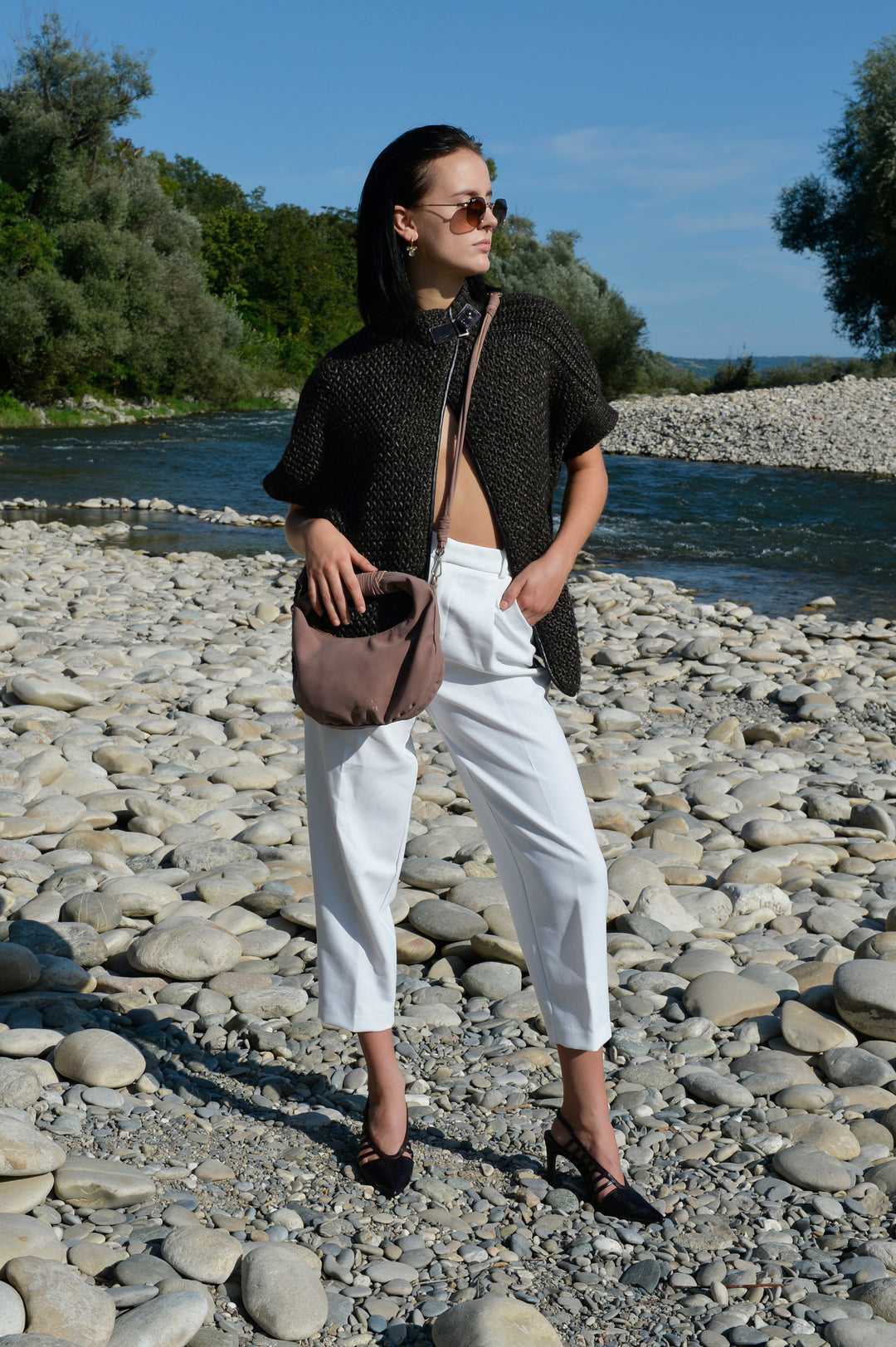 Sienna Crossbody Handtasche aus recyceltem veganem Material in Dark Rose Taupe