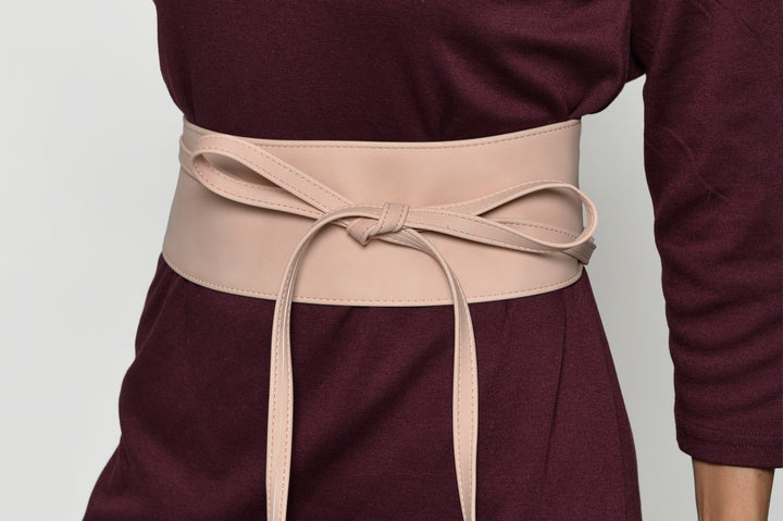 Maila Gürtel aus recyceltem veganem Material in Soft Light Rose
