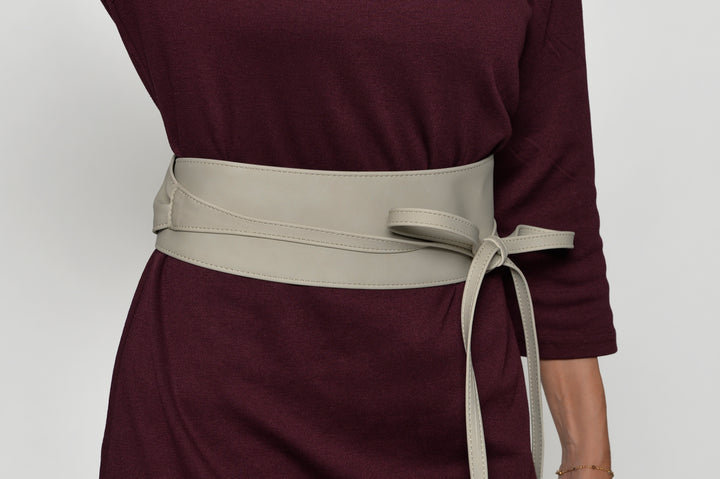 Maila Gürtel aus recyceltem veganem Material in Soft Grey