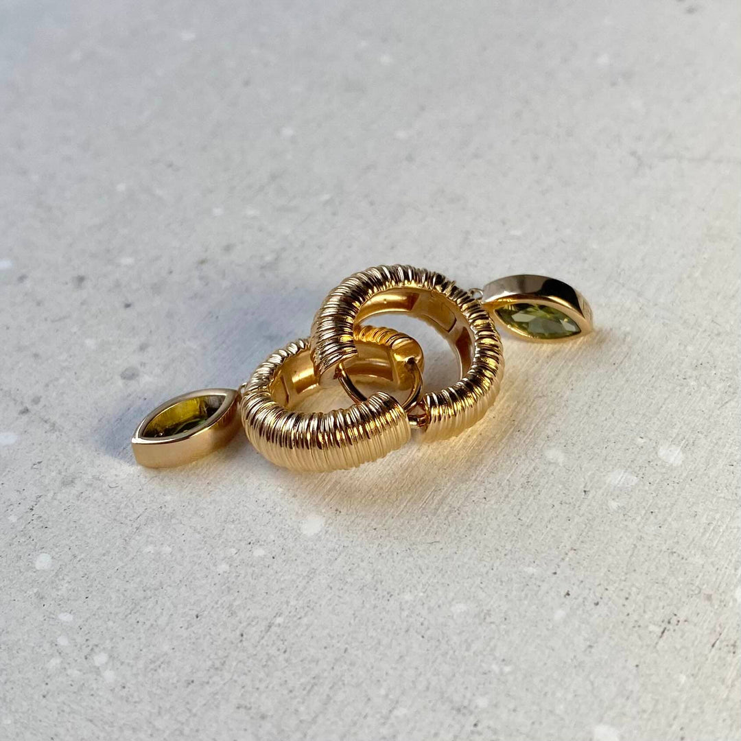 Mona earrings with peridot