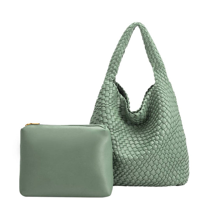 Melie Bianco Johanna große Schultertasche aus recyceltem veganem Material in Teal - Limited Edition