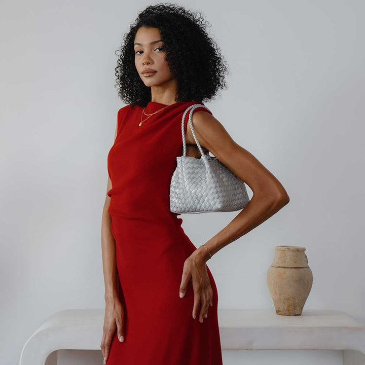 Melie Bianco Anahi Espresso Henkeltasche aus recyceltem veganem Material