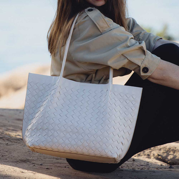 Melie Bianco Victoria Bone recycelte vegane Tragetasche