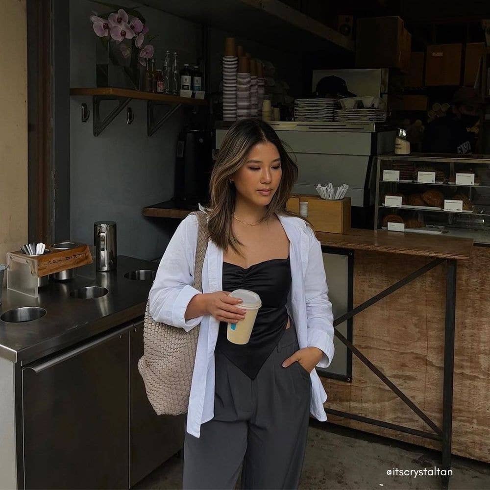 Melie Bianco Johanna große Schultertasche aus recyceltem veganem Material in Taupe