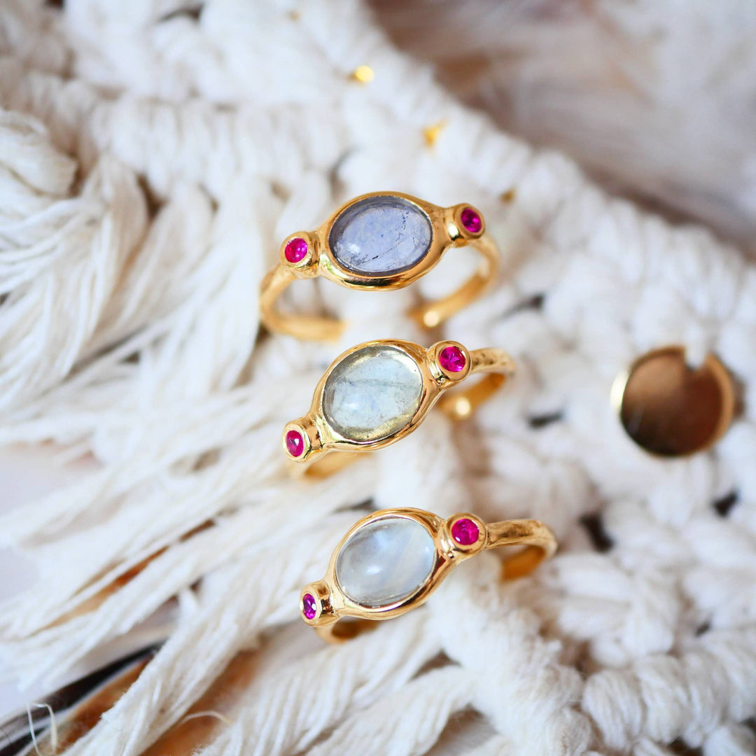 Kamal Verstellbarer Ring Apatit & Rosa Zirkone