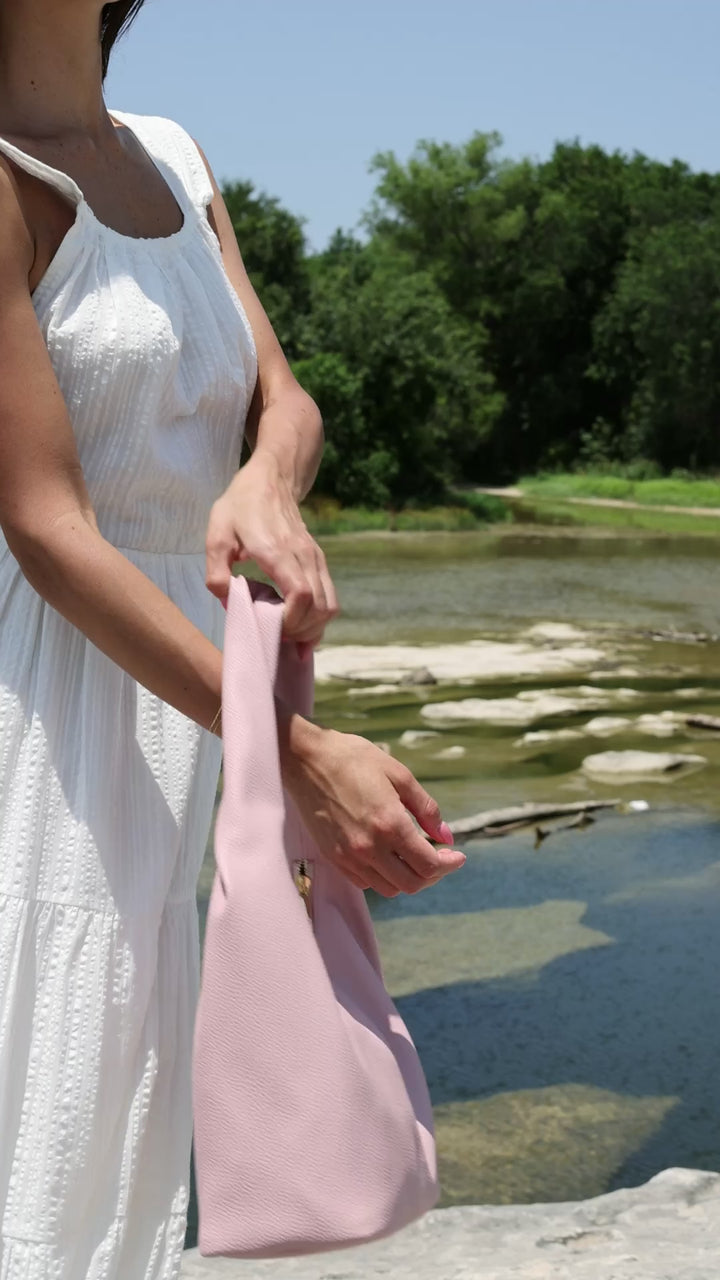 Ava Slouchy shoulder bag made from vegan leather in Antique Rose