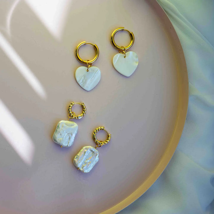 Giulietta Goldene Ohrringe mit Perlmutt Herz