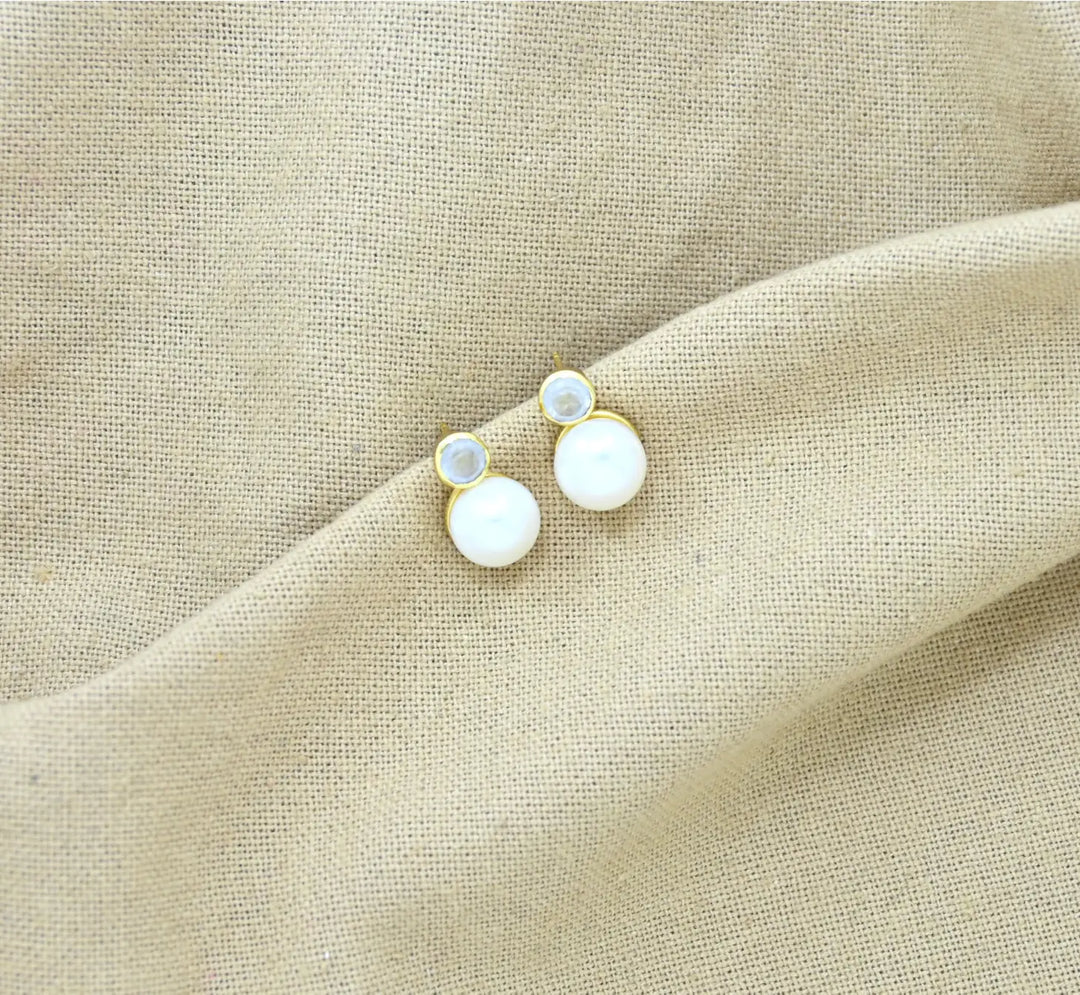 Niedliche Perlen & Lila Jade Ohrringe in Gold