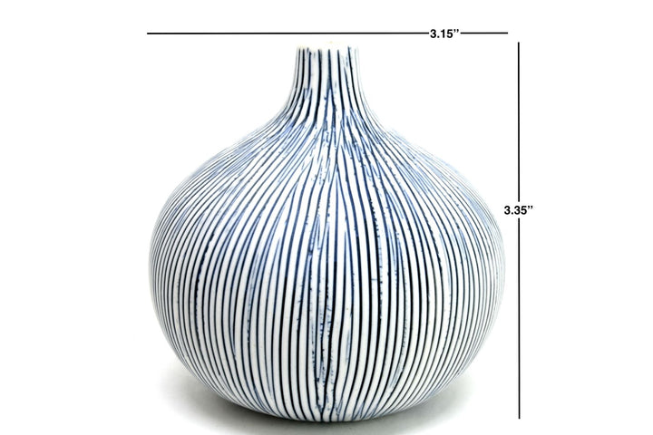 Small Blue Sky Knospenvase aus Porzellankeramik