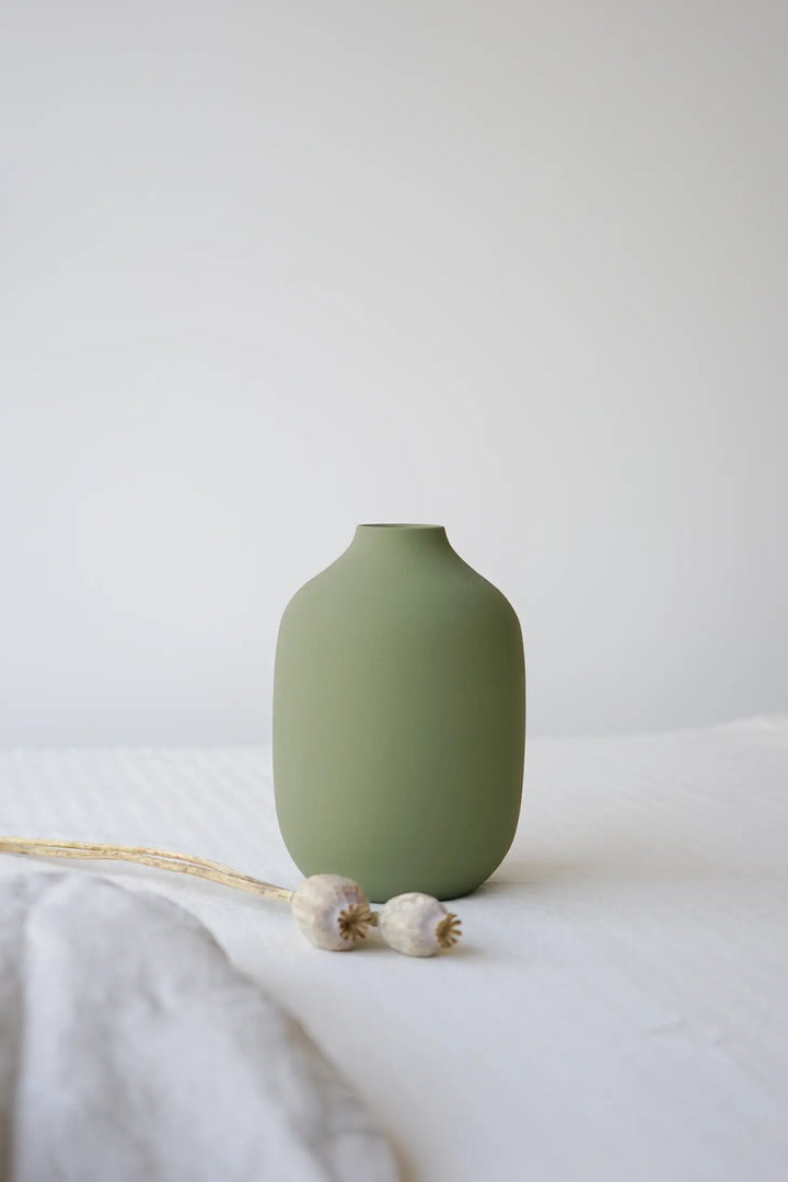 The Island Collection 04 Vase Olivegrün