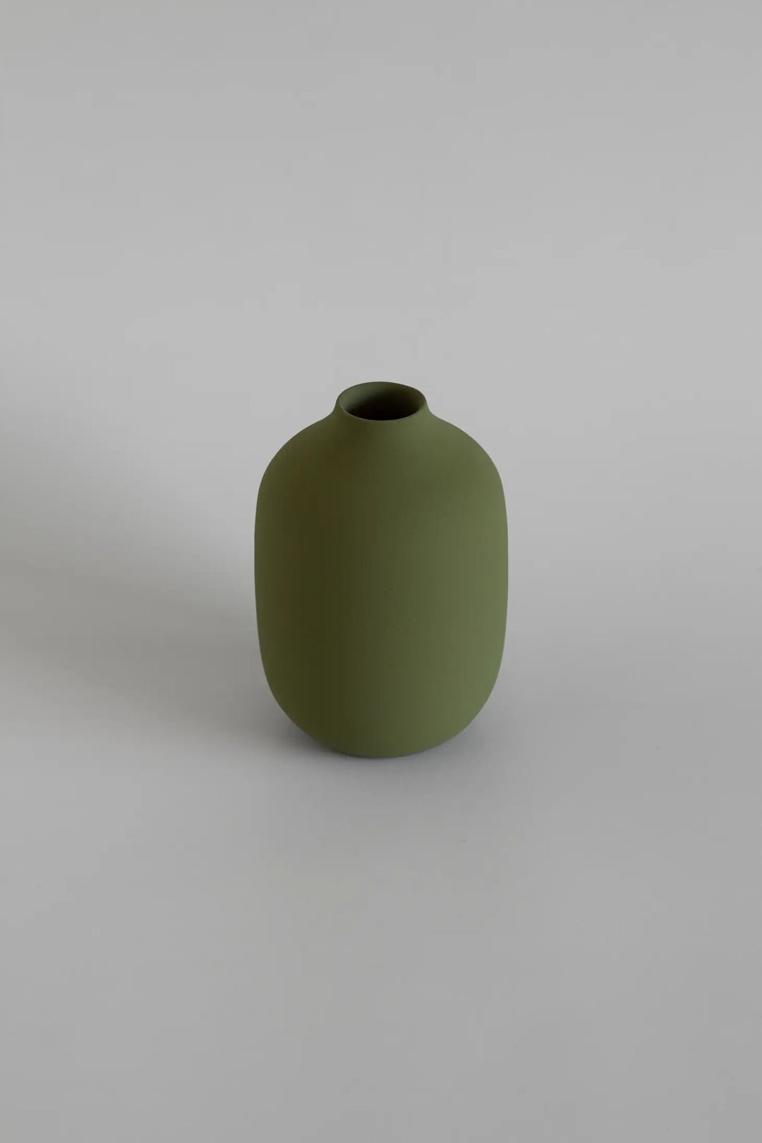 The Island Collection 04 Vase Olivegrün