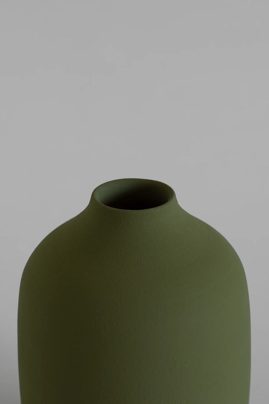 The Island Collection 04 Vase Olivegrün