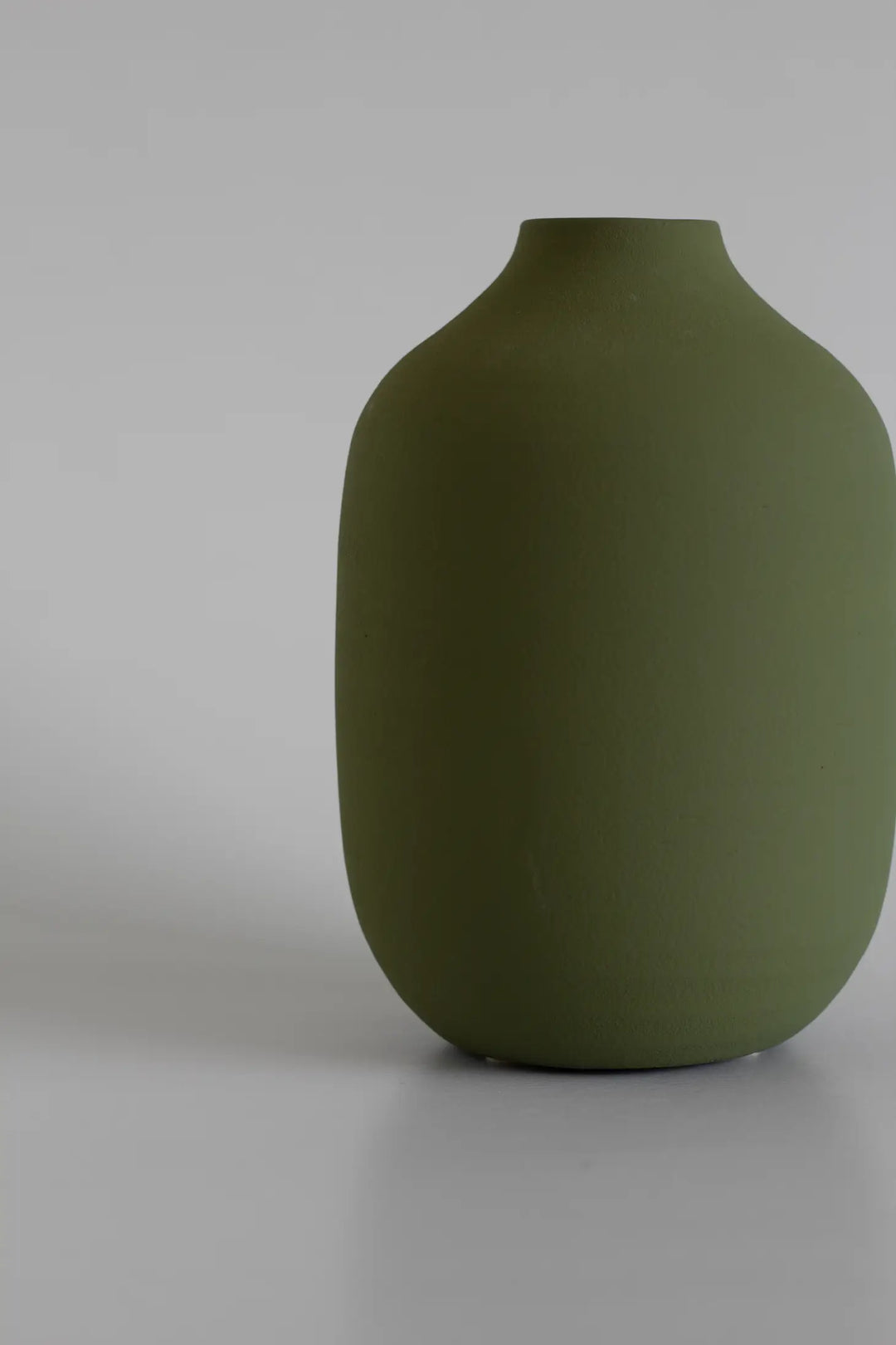 The Island Collection 04 Vase Olivegrün