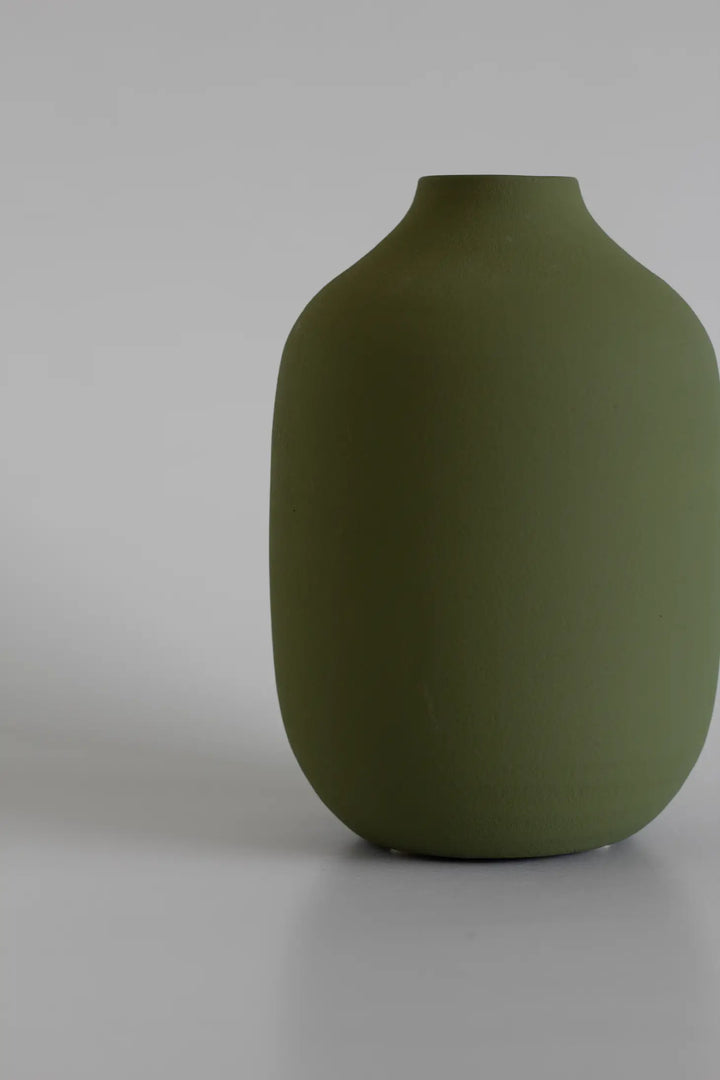 The Island Collection 04 Vase Olivegrün