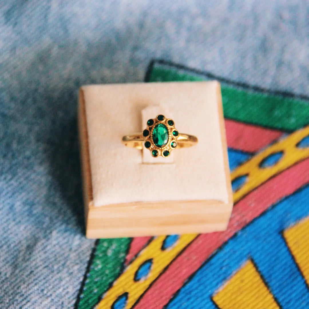 Vintage-Ring aus Edelstahl mit grünen Steinen - Gold